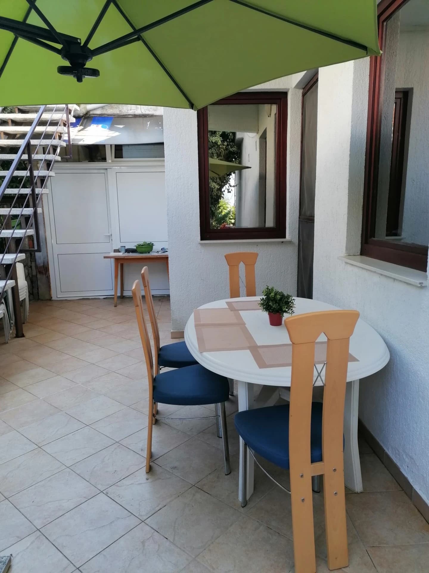 Triple room on the ground floor with terrace 5