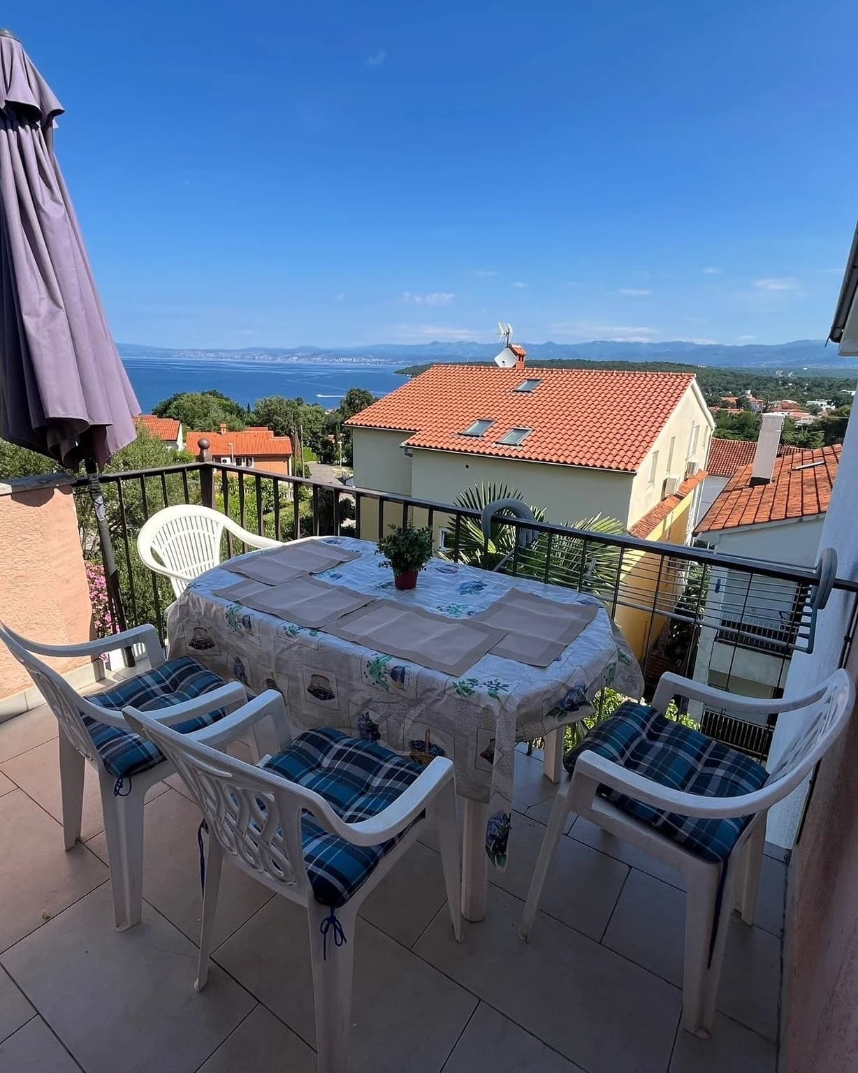 Apartment for 4 people on the first floor with a balcony 6